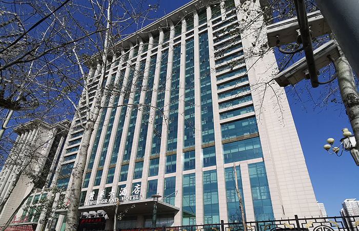 丽华大酒店不锈钢水箱变频供水设备